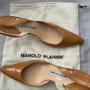 Manolo Blahnik Beige Leather Shoe
